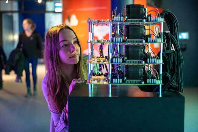Ars Electronica / Birgit Cakir